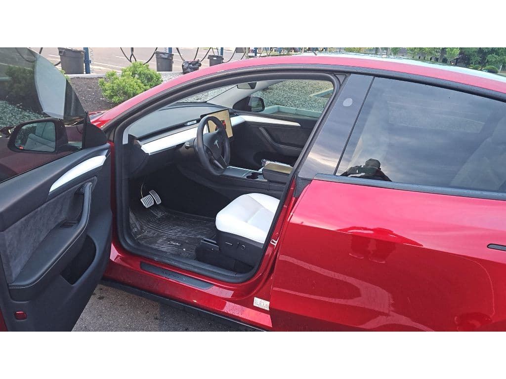 2025 Tesla Model Y view 5