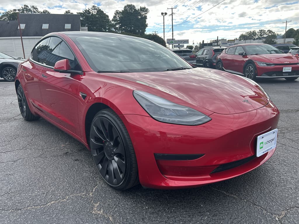 2022 Tesla Model 3 view 4