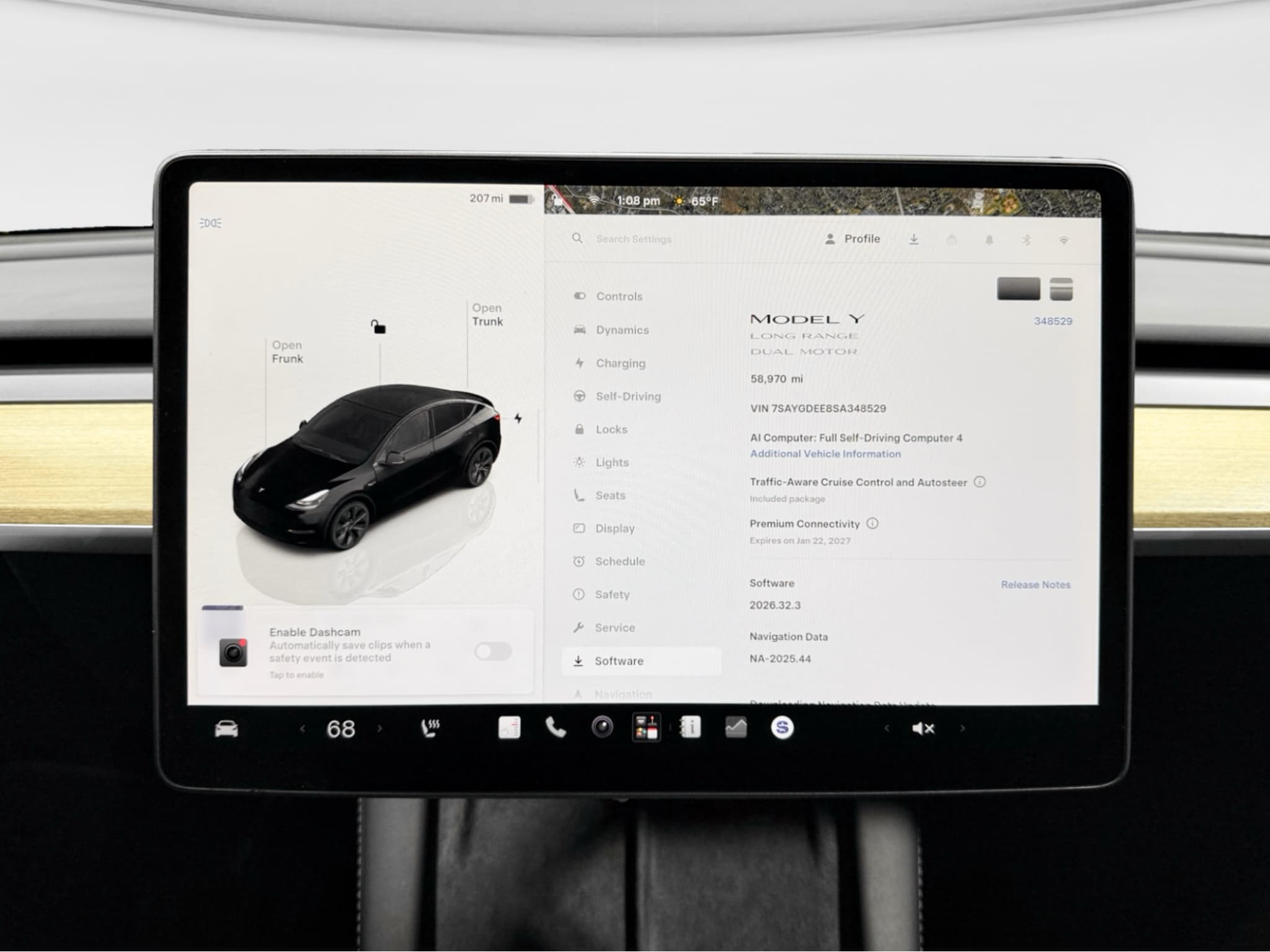 2025 Tesla Model Y view 10