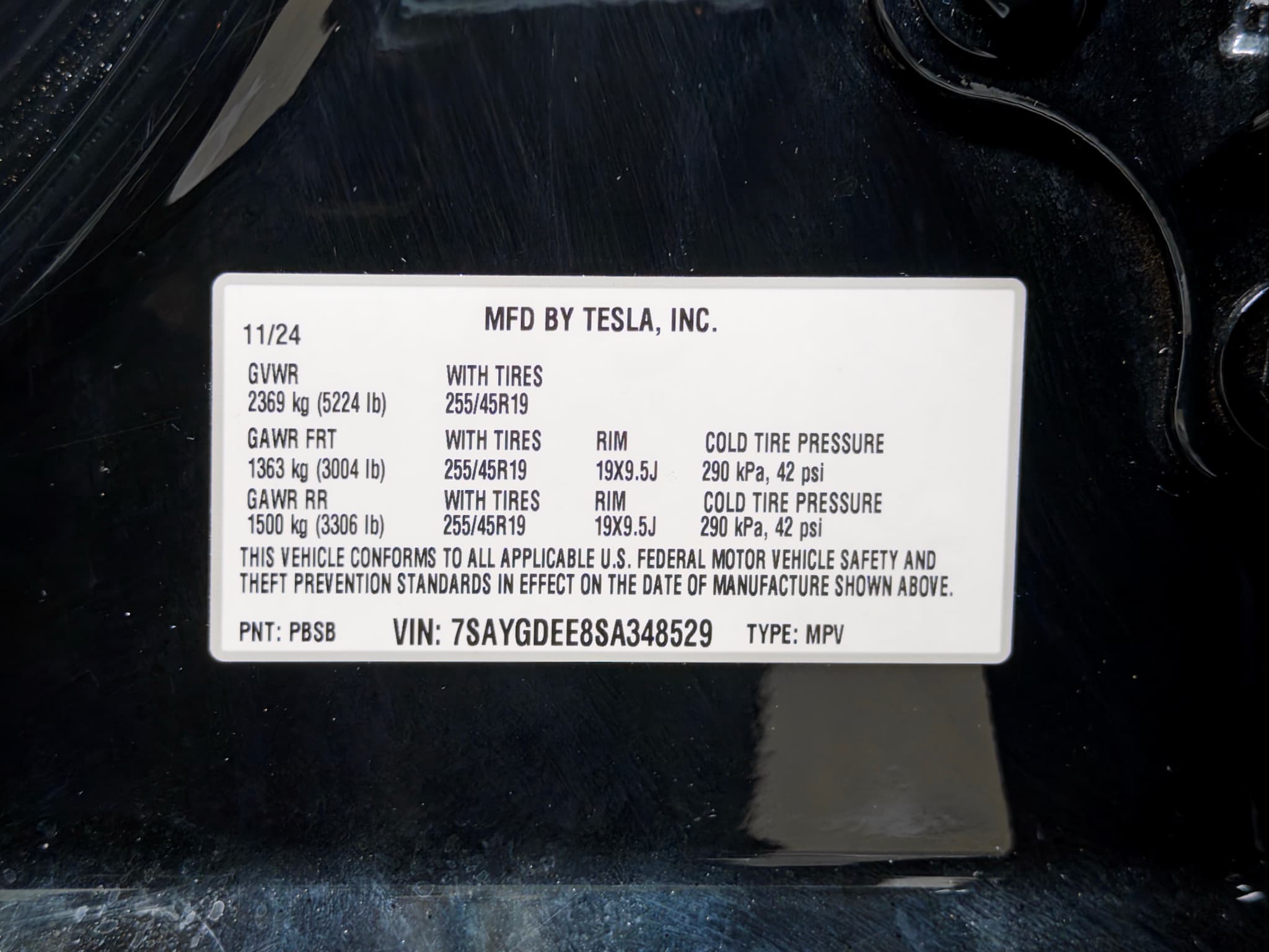 2025 Tesla Model Y view 27
