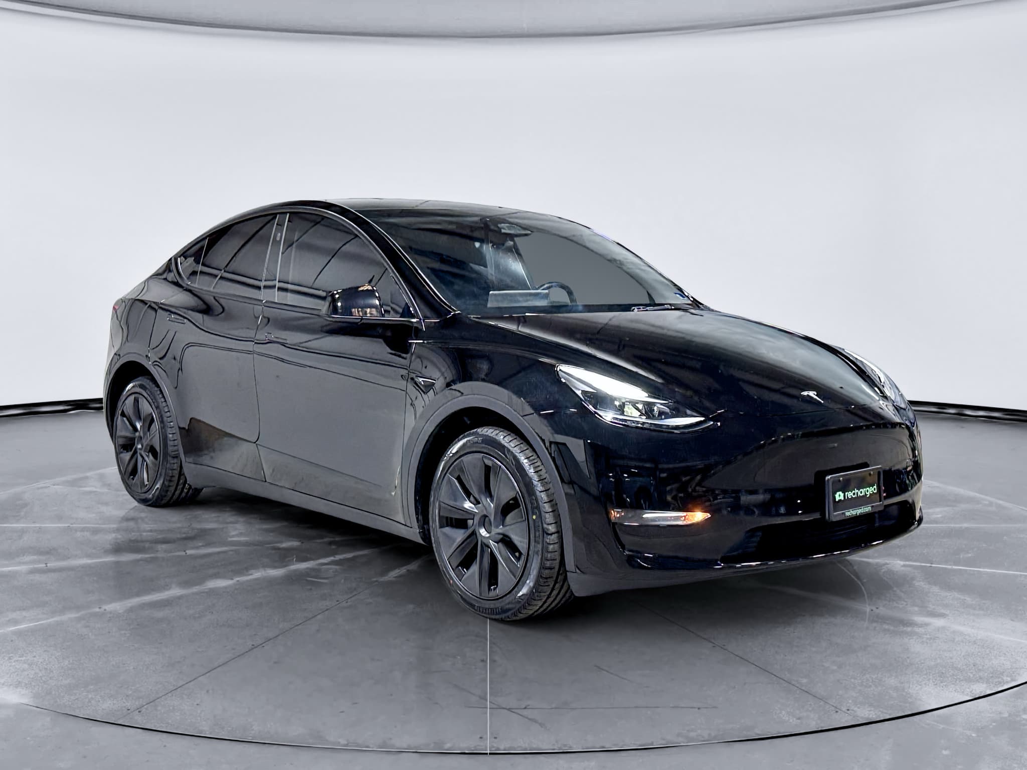 2025 Tesla Model Y view 4