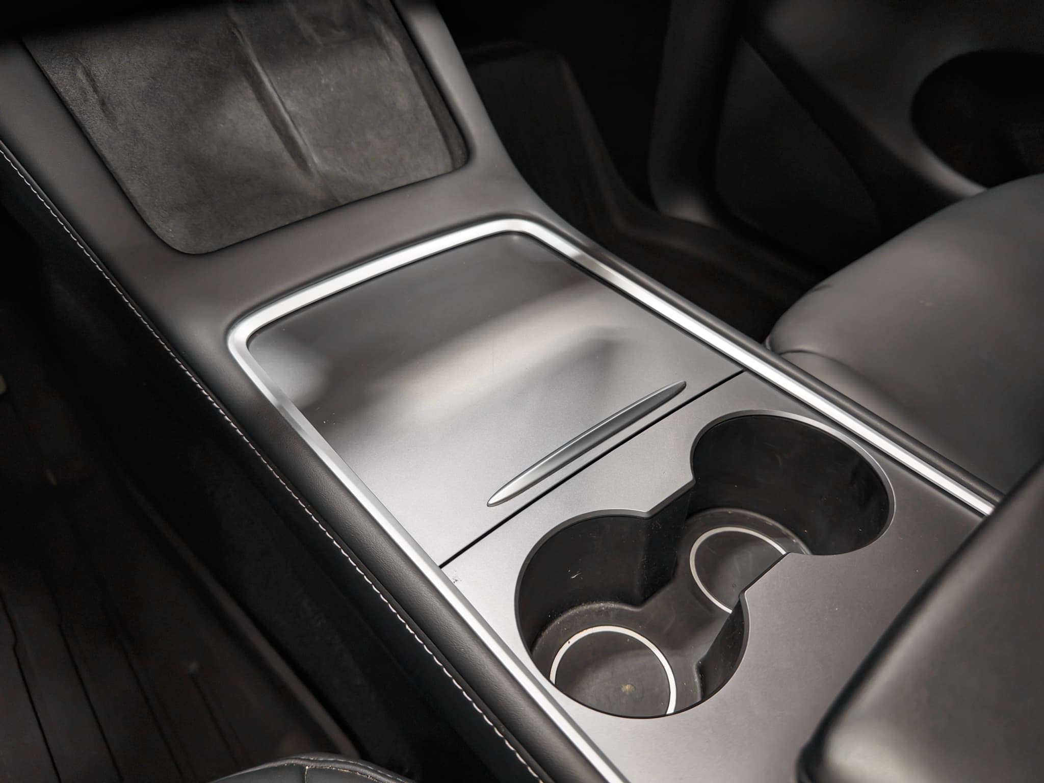 2025 Tesla Model Y view 17