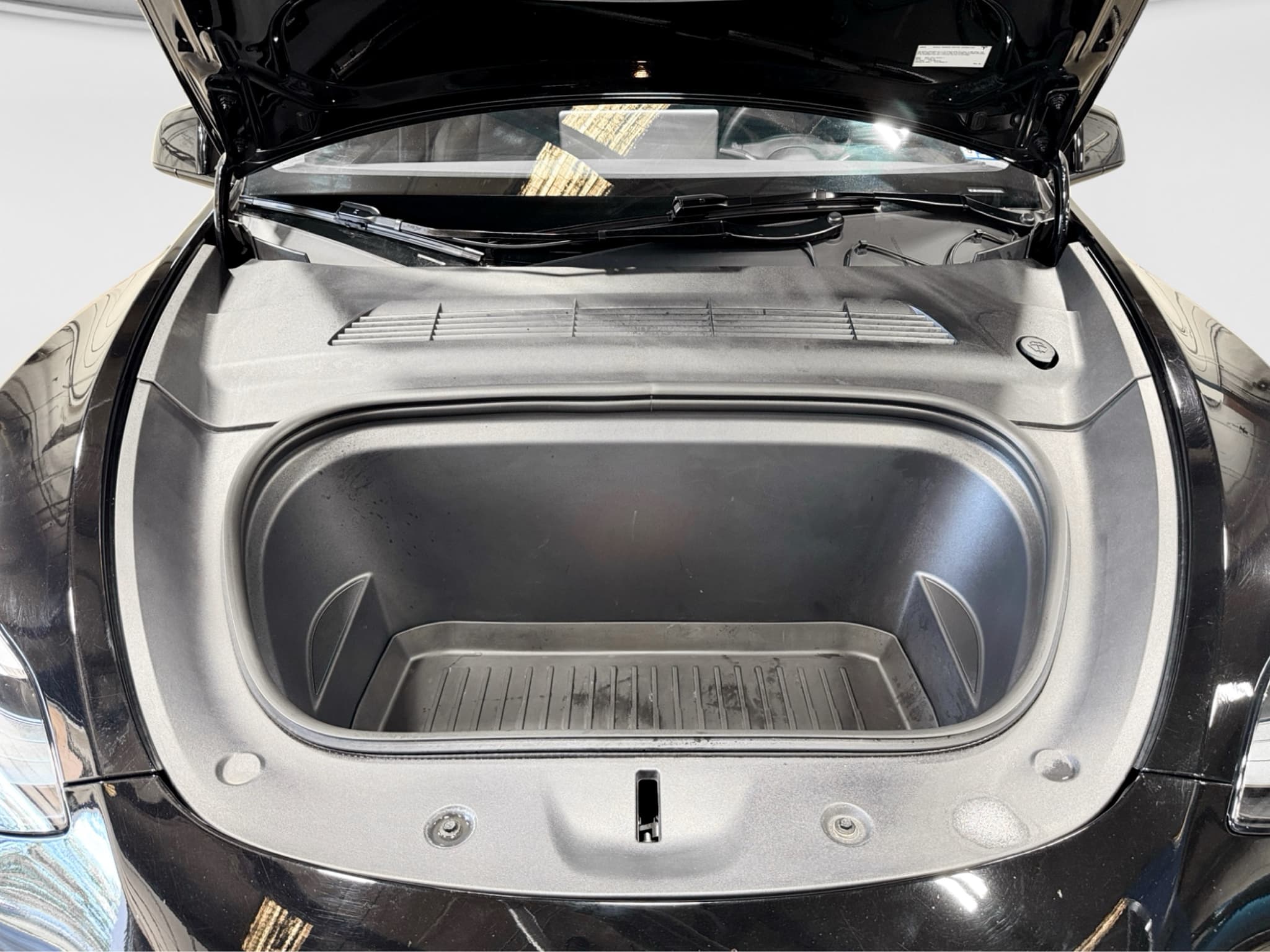 2025 Tesla Model Y view 23
