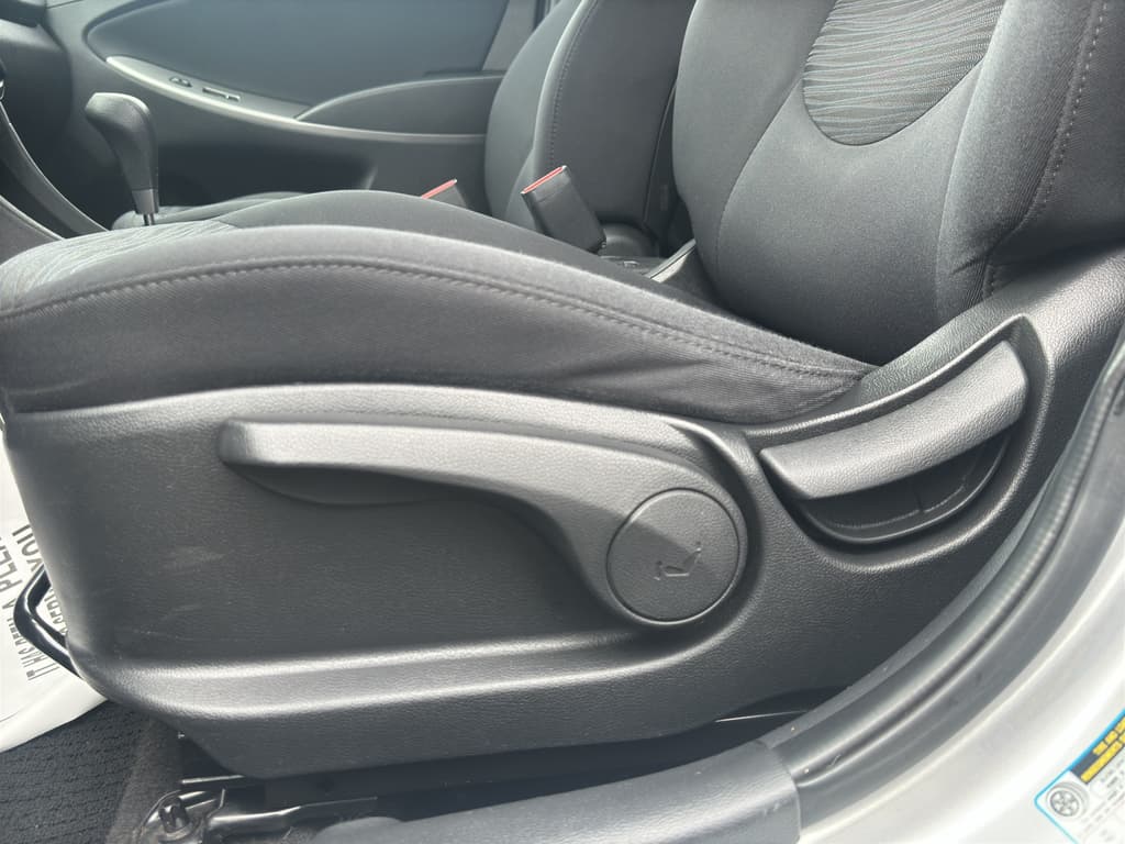 2017 Hyundai Accent view 6