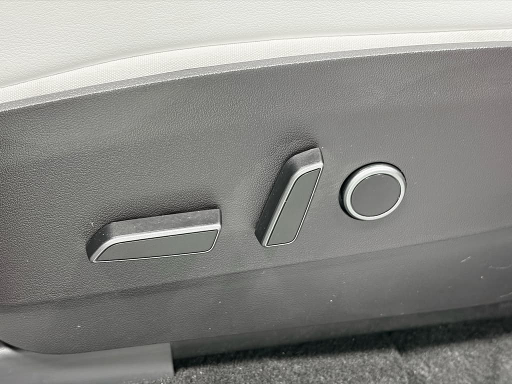 2022 Tesla Model Y view 6