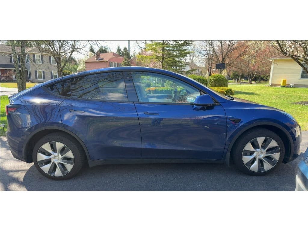 2022 Tesla Model Y view 3