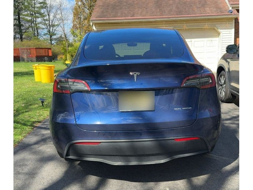 2022 Tesla Model Y view 4