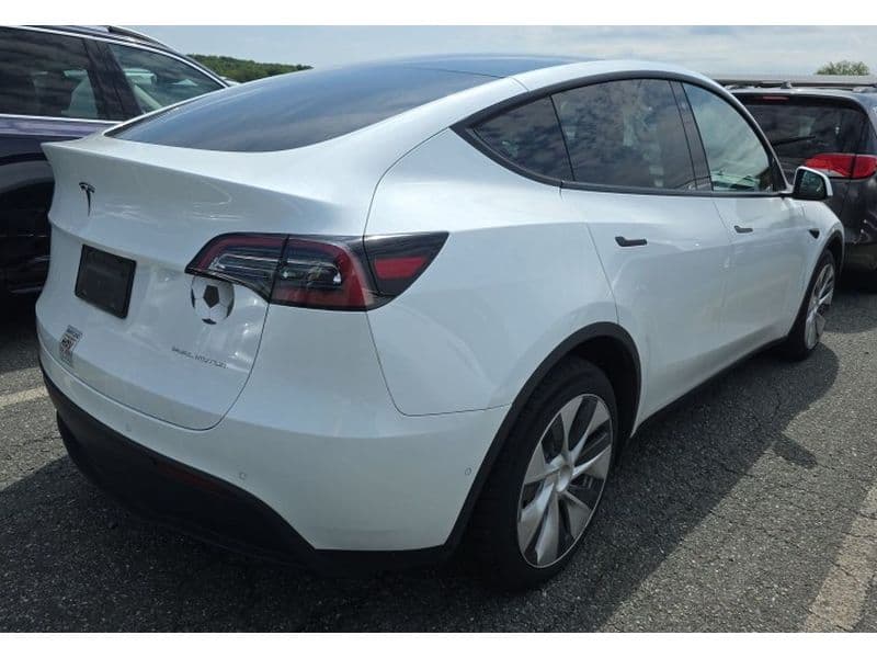 2022 Tesla Model Y view 3