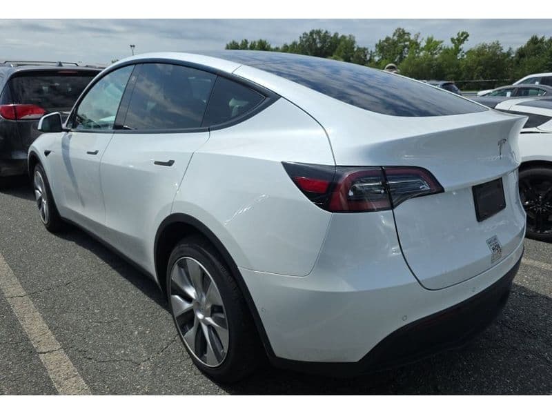 2022 Tesla Model Y view 4
