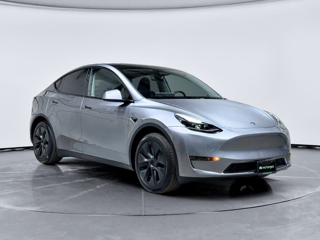 2025 Tesla Model Y view 4