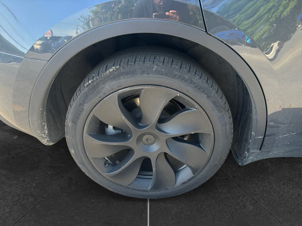 2025 Tesla Model Y view 15