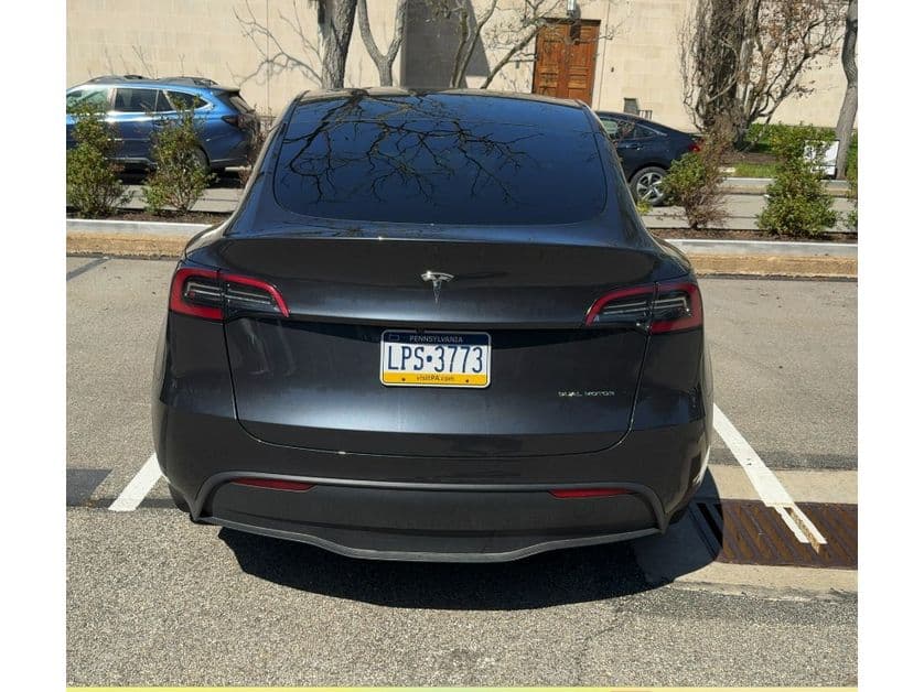 2025 Tesla Model Y view 4