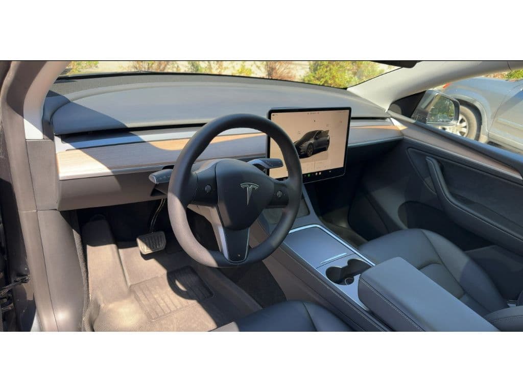 2025 Tesla Model Y view 5