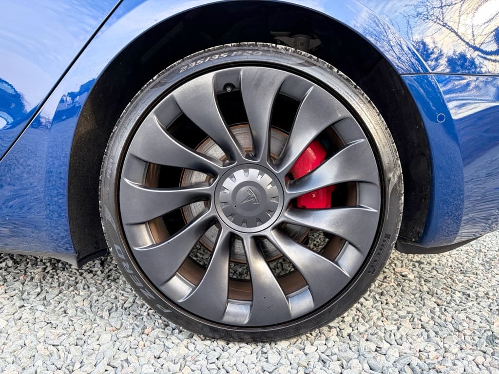 2022 Tesla Model 3 view 31