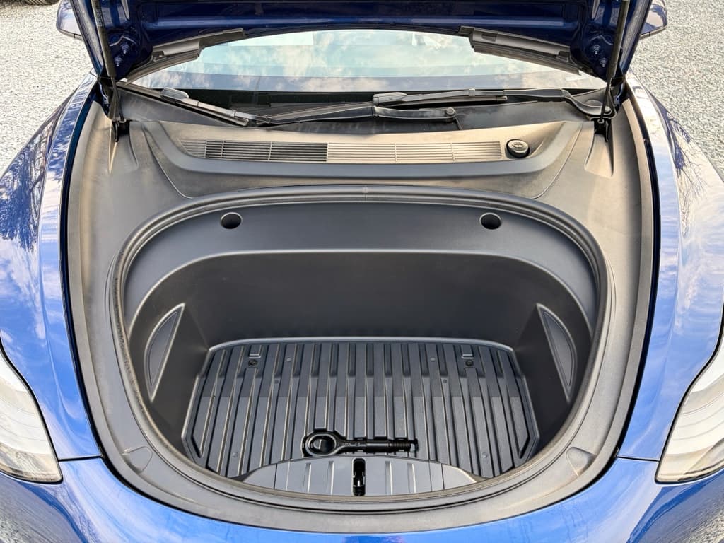 2022 Tesla Model 3 view 23