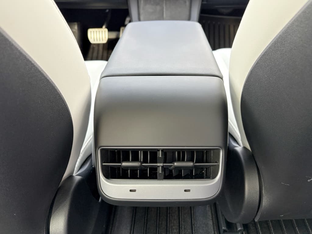 2022 Tesla Model 3 view 19
