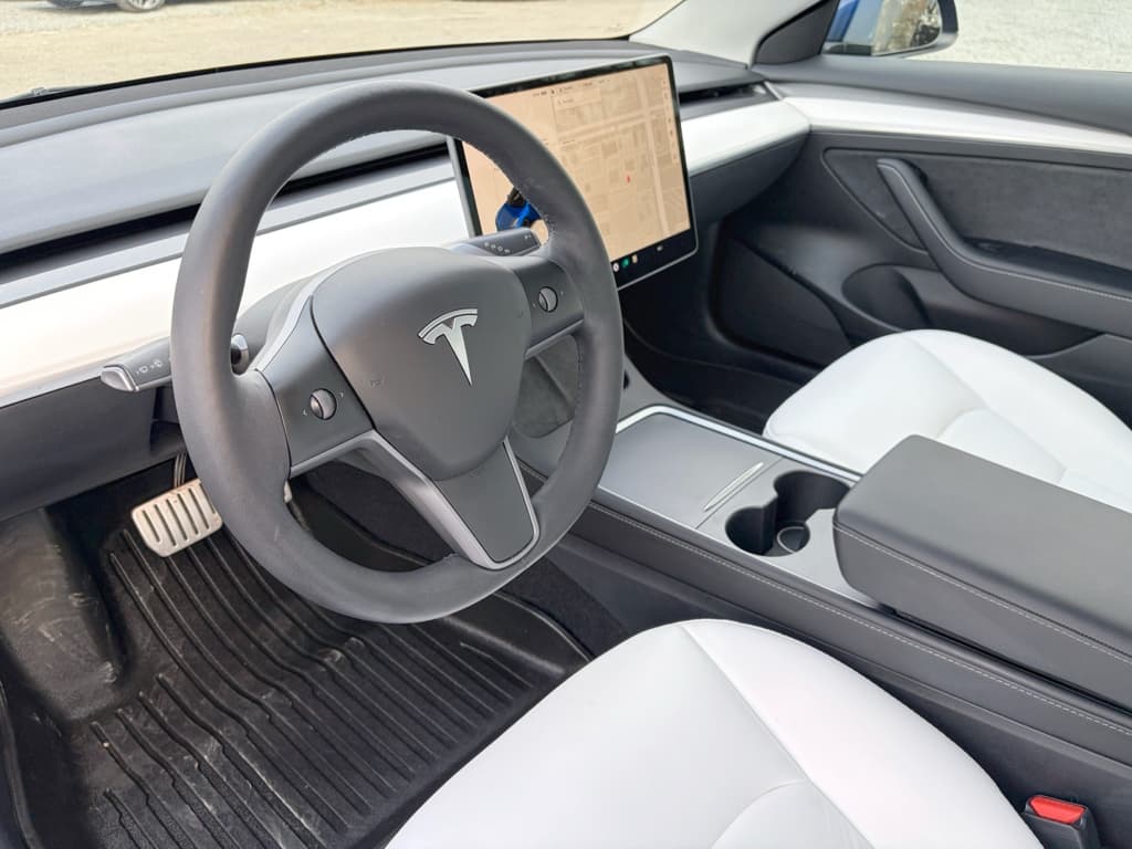 2022 Tesla Model 3 view 16