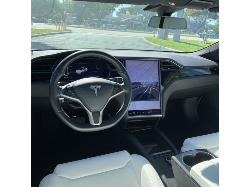 2020 Tesla Model S view 12