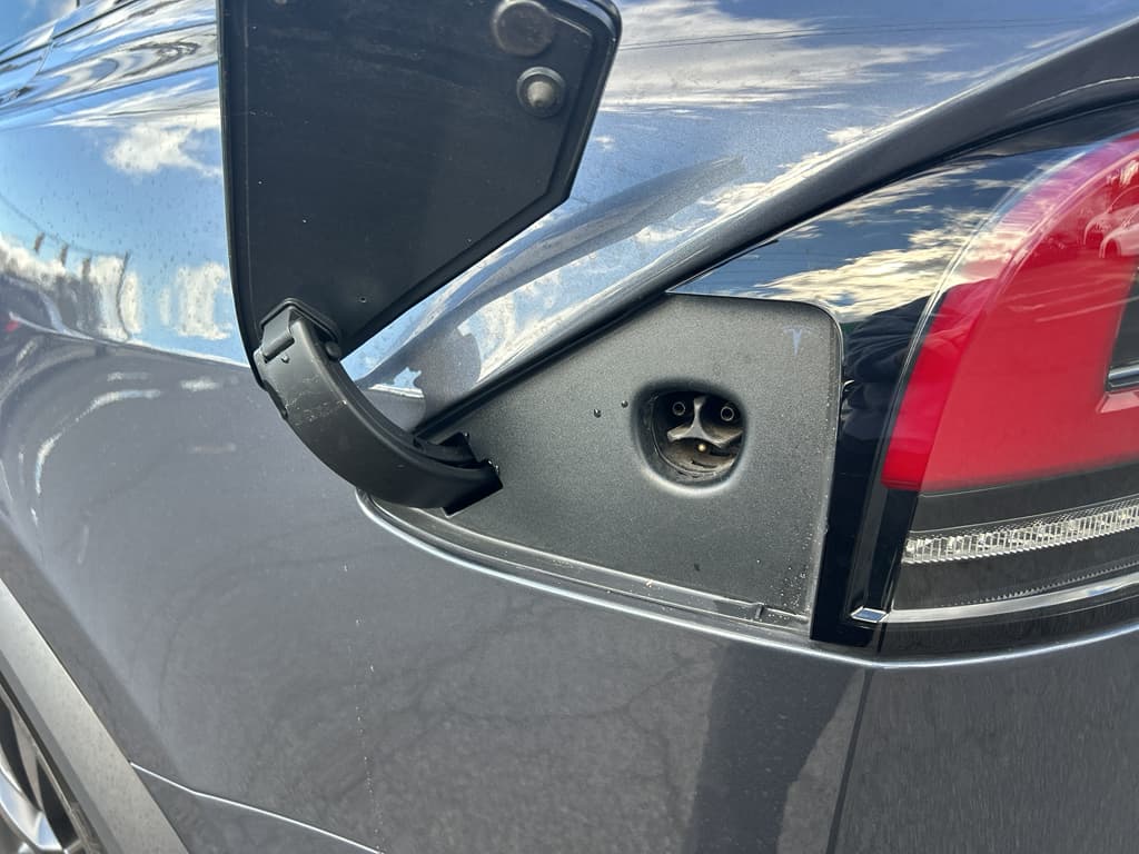 2022 Tesla Model X view 5