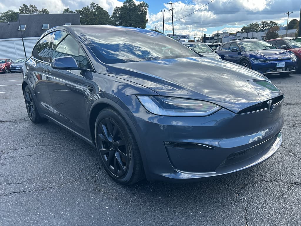2022 Tesla Model X view 4