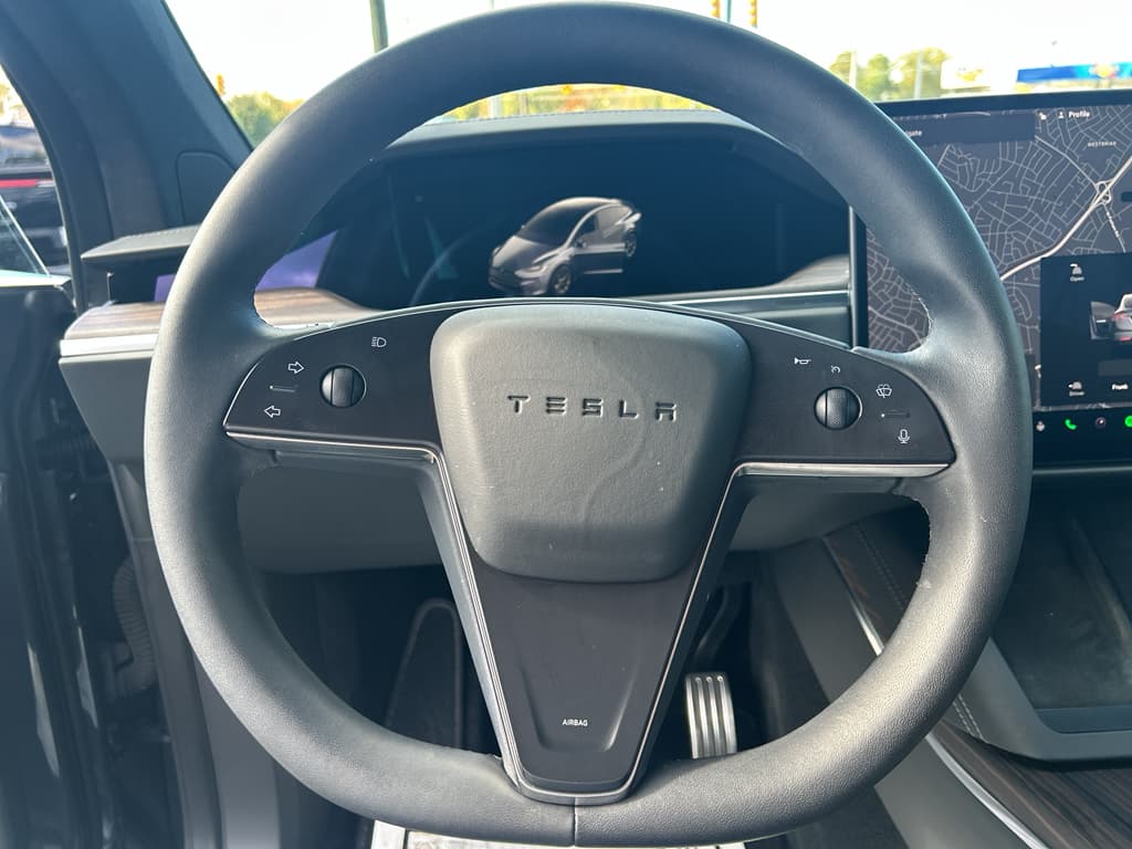 2022 Tesla Model X view 7