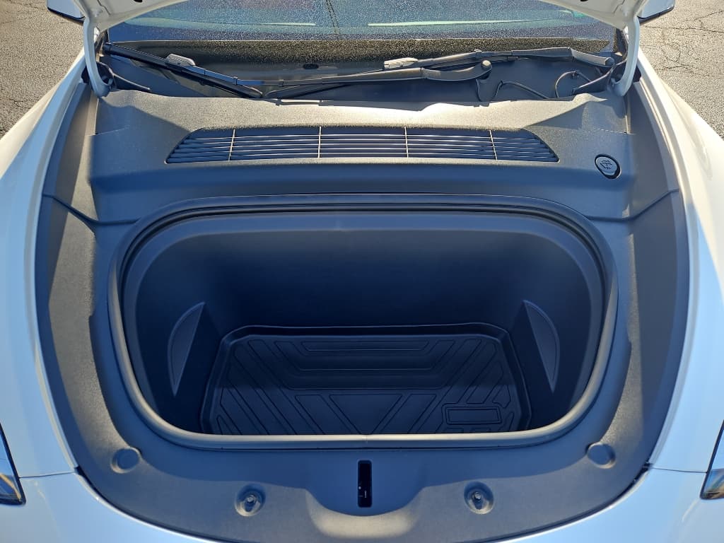 2022 Tesla Model Y view 18