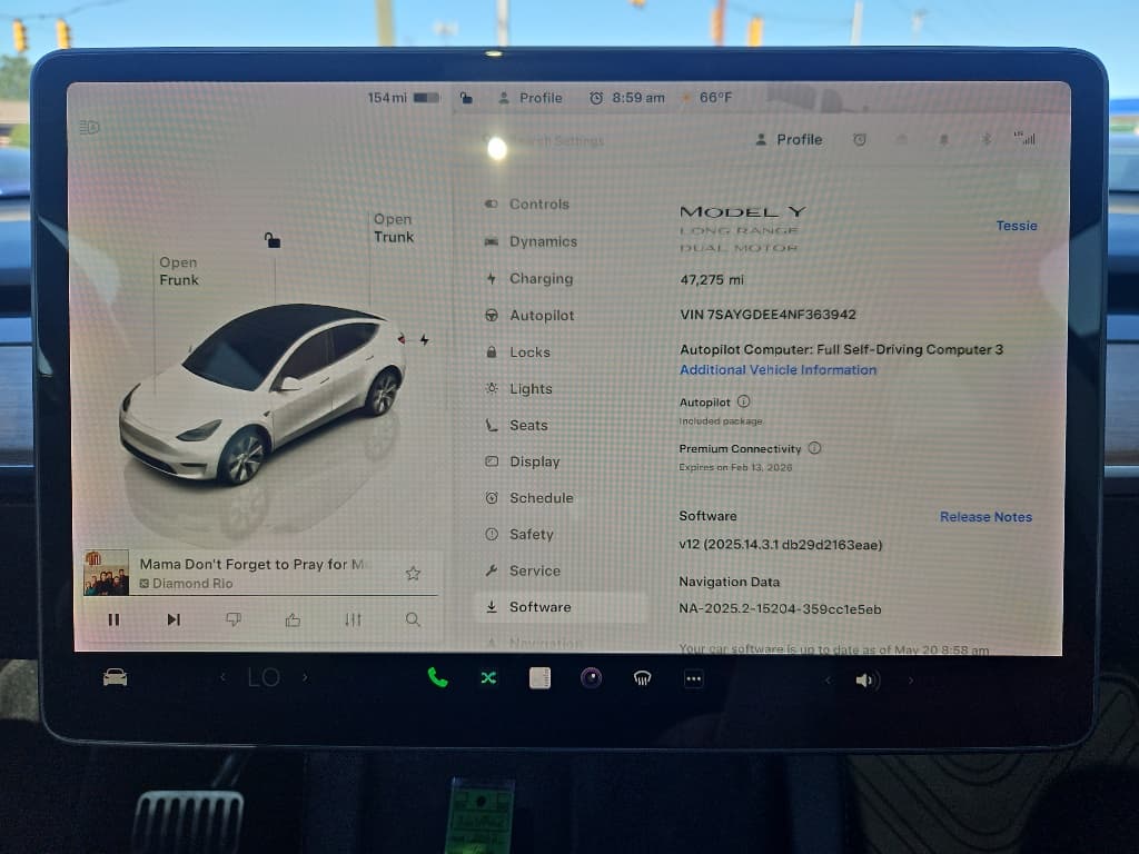 2022 Tesla Model Y view 9