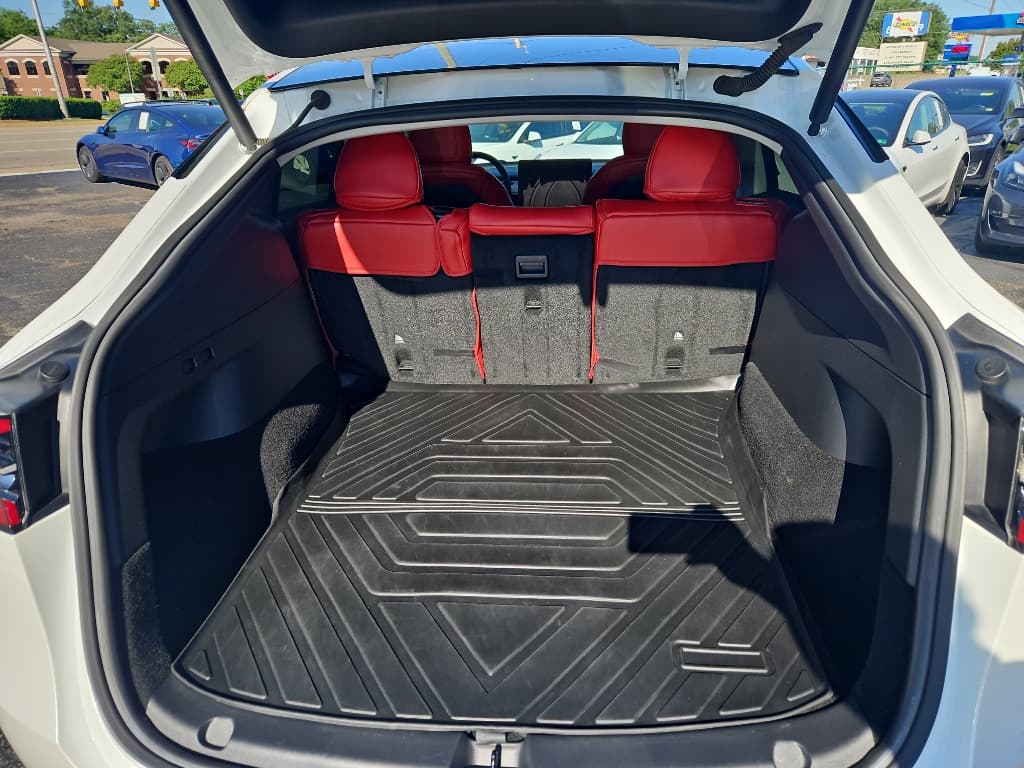 2022 Tesla Model Y view 19