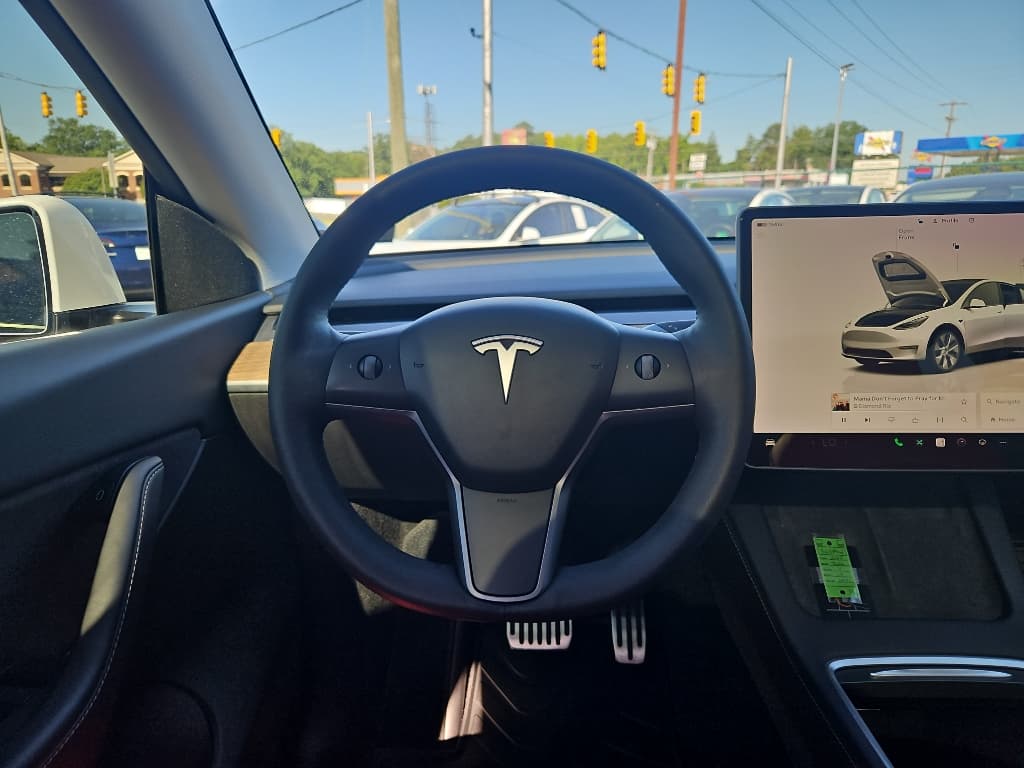 2022 Tesla Model Y view 8