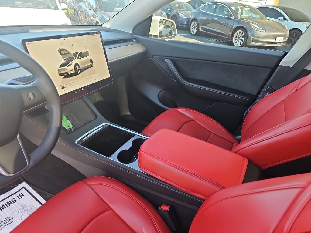 2022 Tesla Model Y view 14