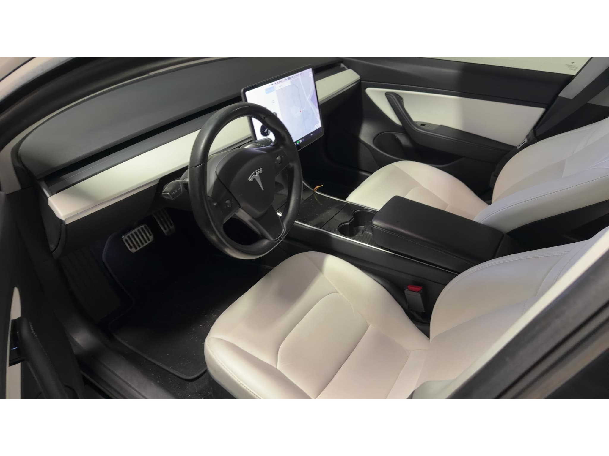 2019 Tesla Model 3 view 9