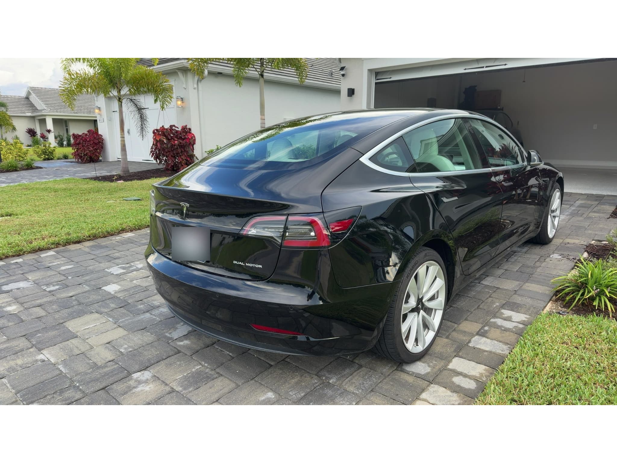 2019 Tesla Model 3 view 5