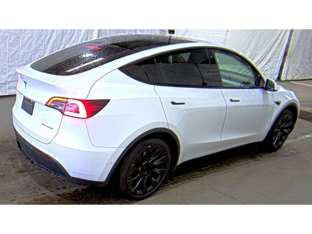 2022 Tesla Model Y view 3
