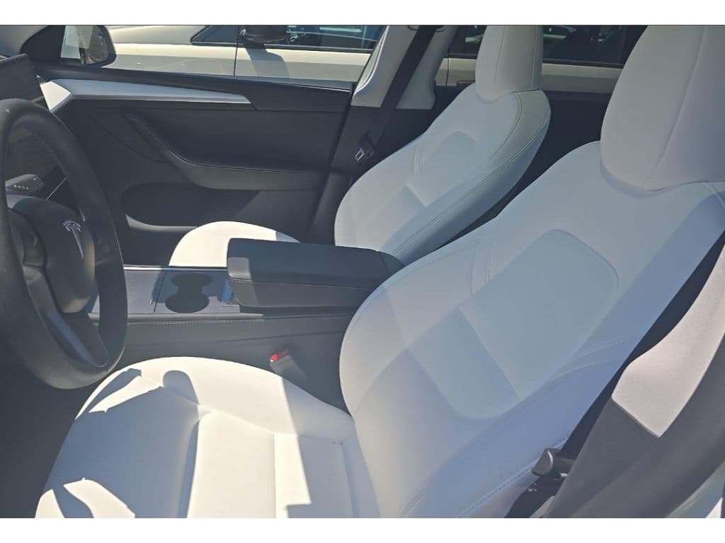2025 Tesla Model Y view 5