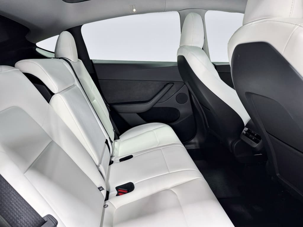 2025 Tesla Model Y view 21