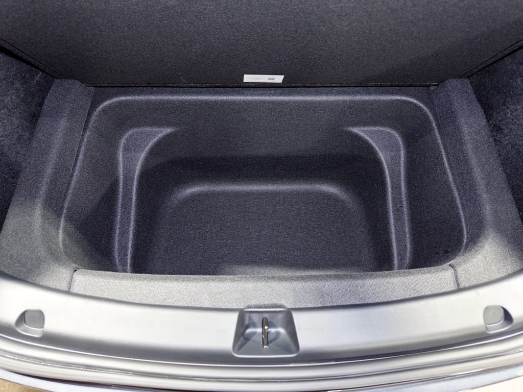 2025 Tesla Model Y view 27