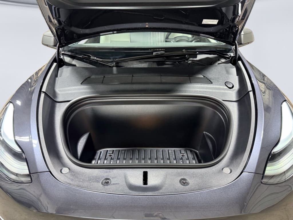 2025 Tesla Model Y view 24