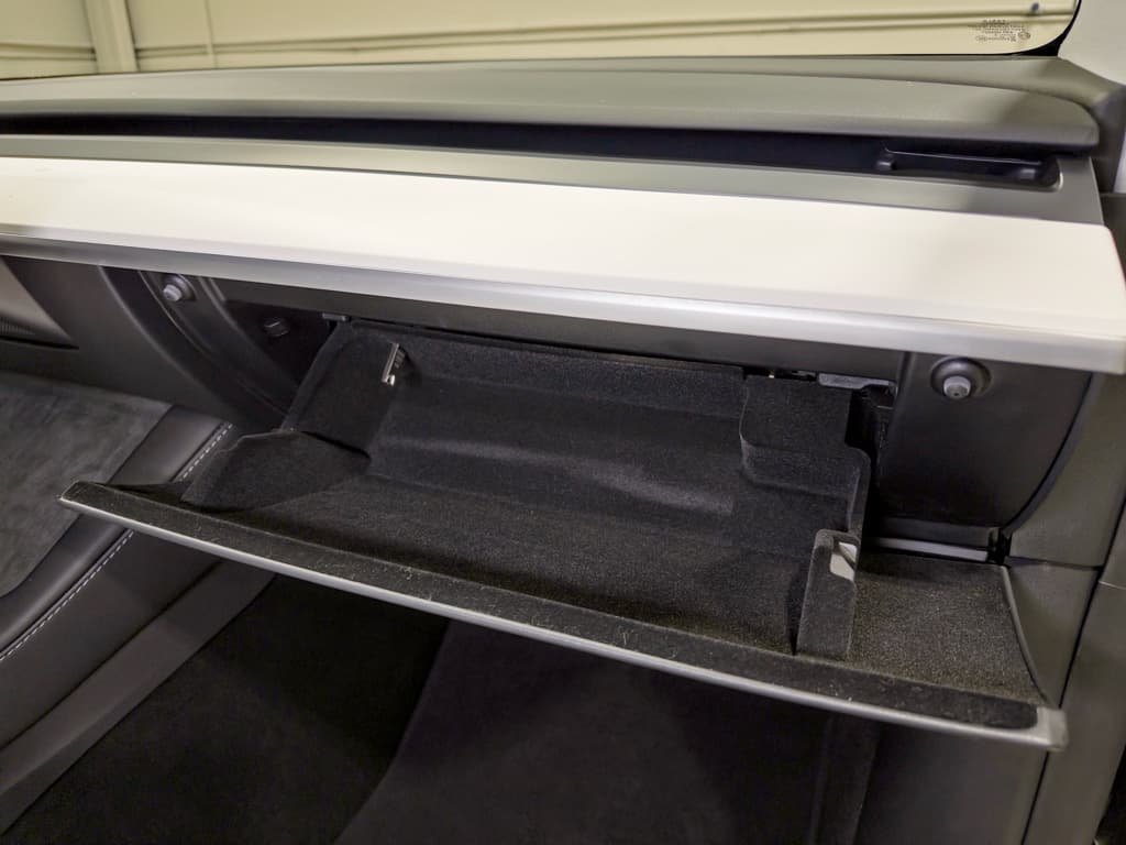 2025 Tesla Model Y view 19