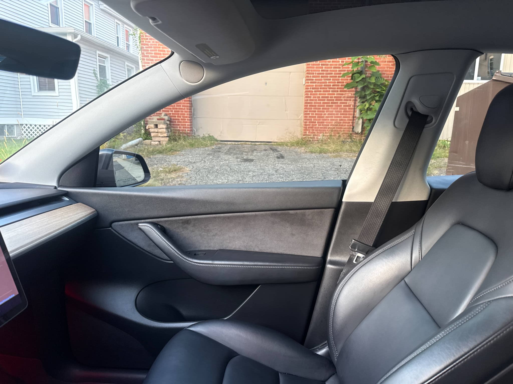 2022 Tesla Model Y view 9