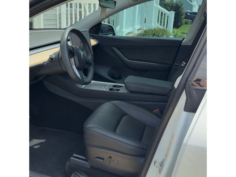 2022 Tesla Model Y view 5