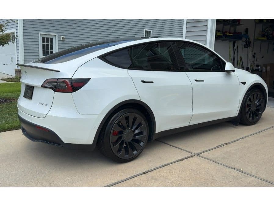 2022 Tesla Model Y view 3