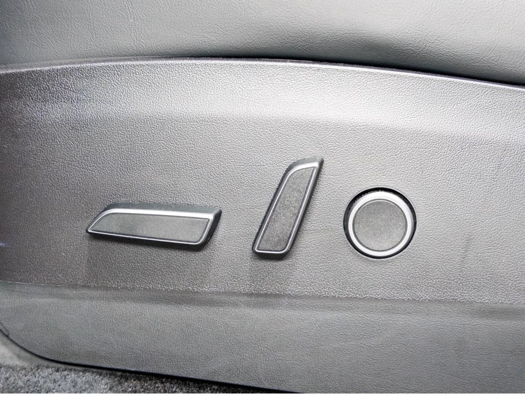 2022 Tesla Model Y view 7