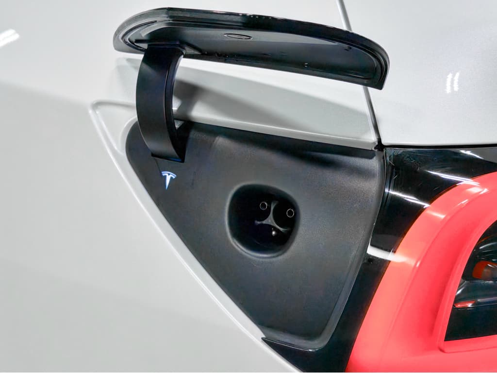2022 Tesla Model Y view 5
