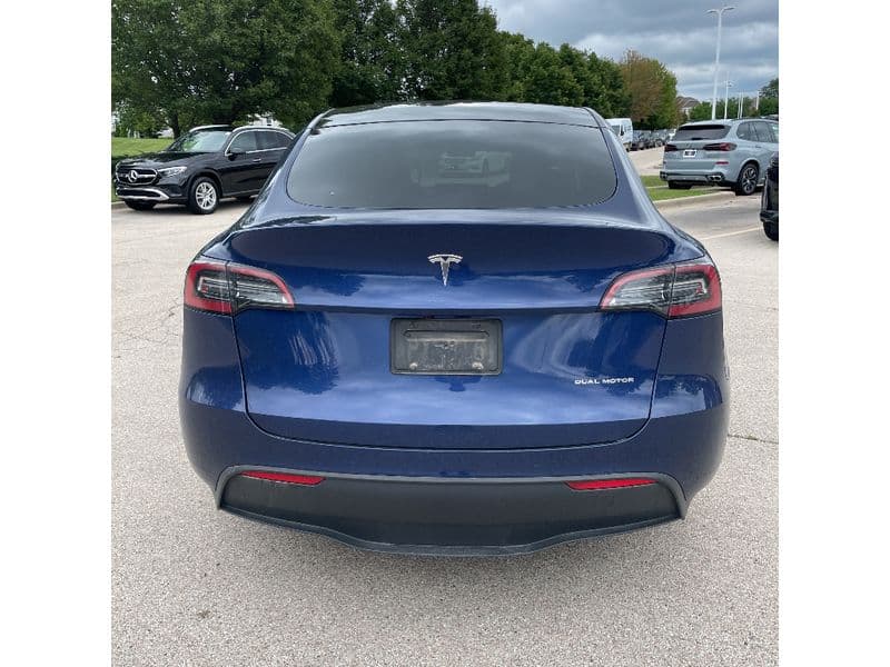 2022 Tesla Model Y view 4