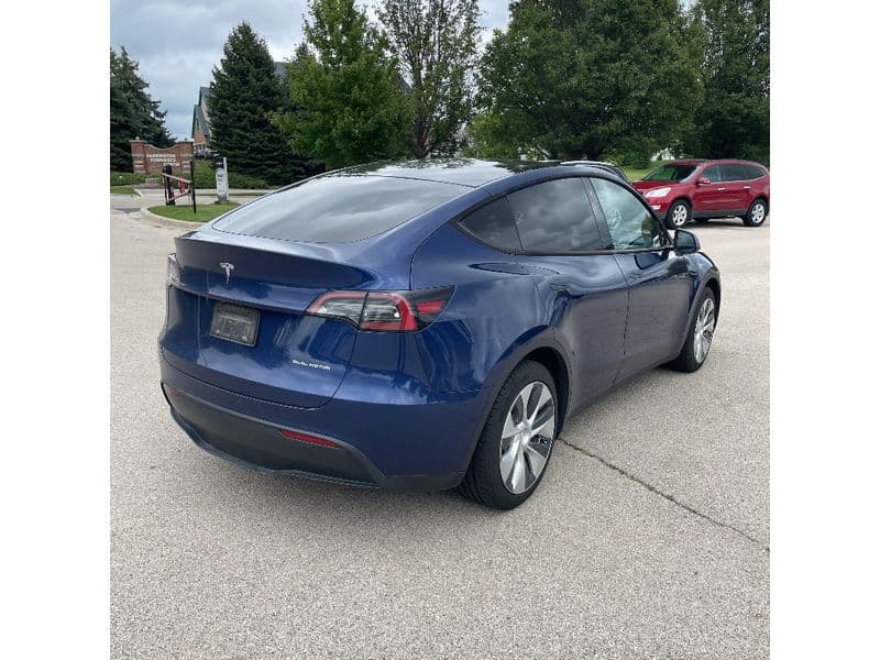2022 Tesla Model Y view 5