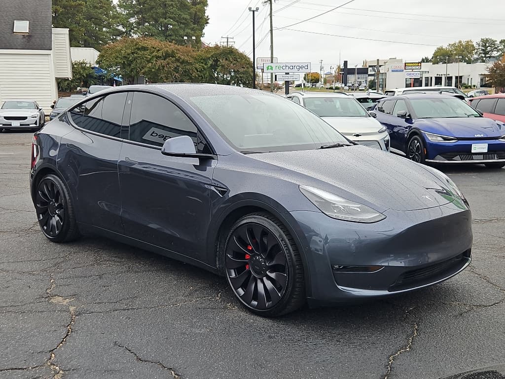 2022 Tesla Model Y view 4