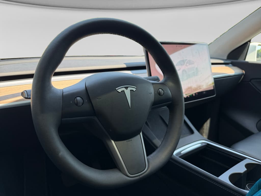 2022 Tesla Model Y view 6