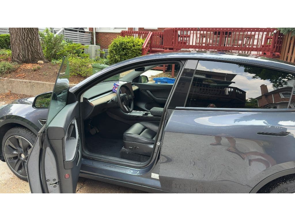 2022 Tesla Model Y view 5