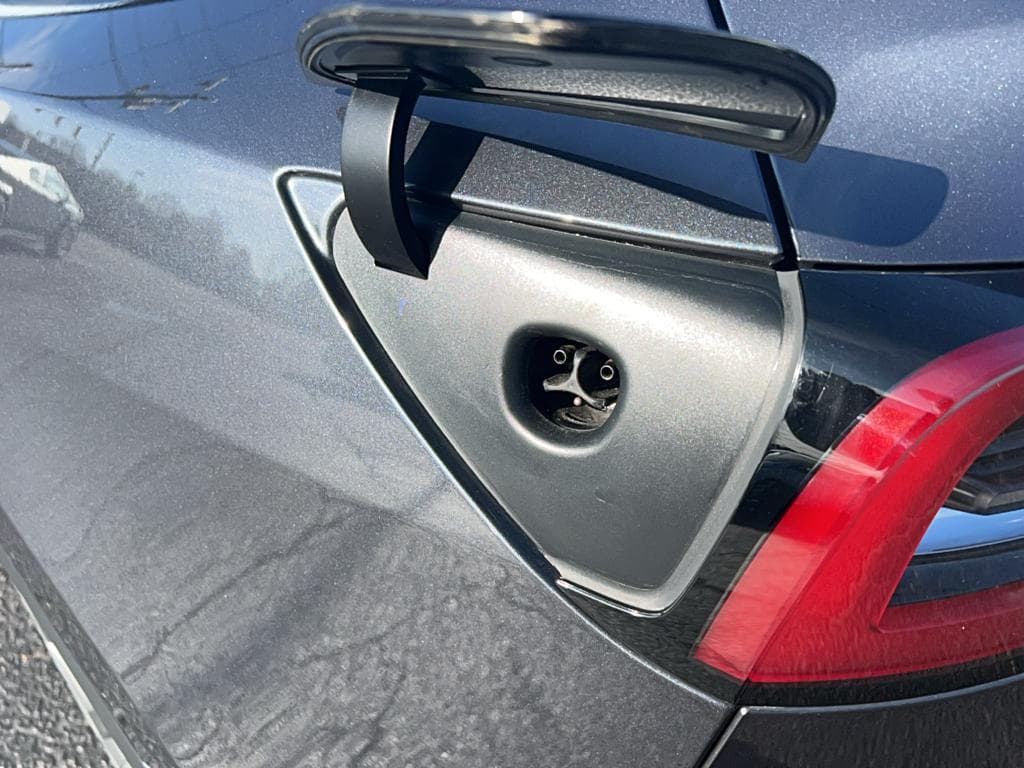2022 Tesla Model Y view 5