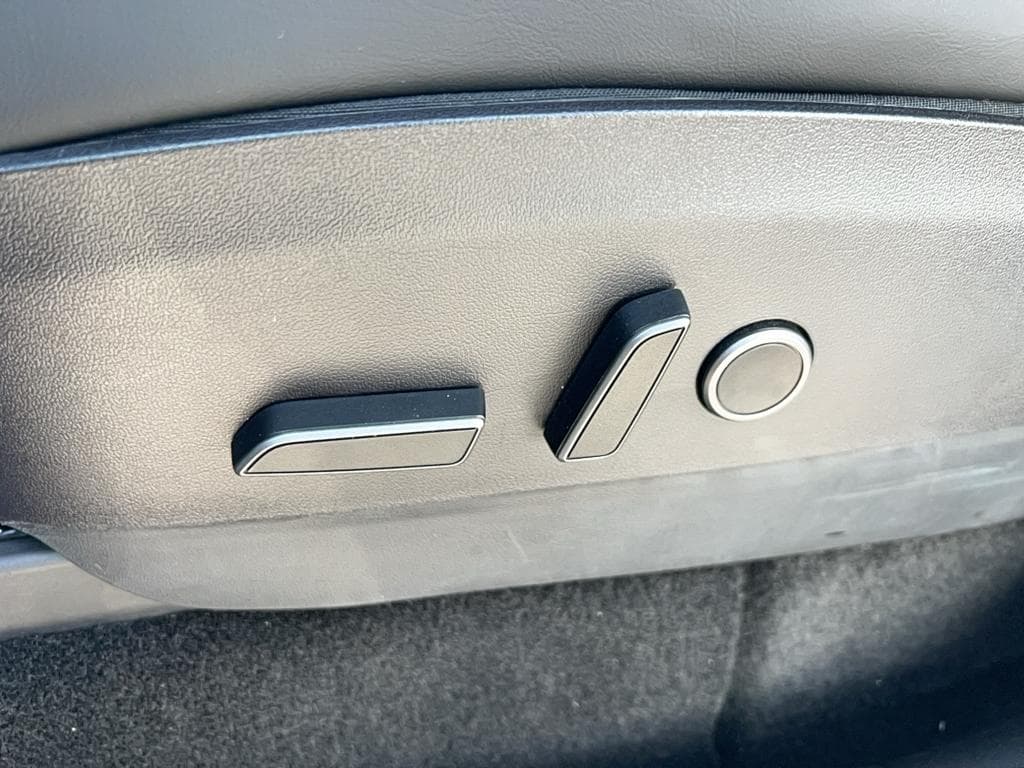 2022 Tesla Model Y view 7